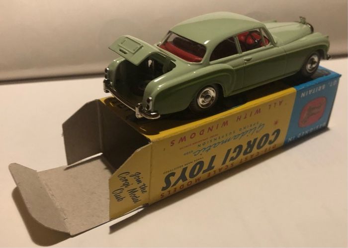 Corgi Toys 1/43 Porsche Carrera 6 & Bentley Continental Sports