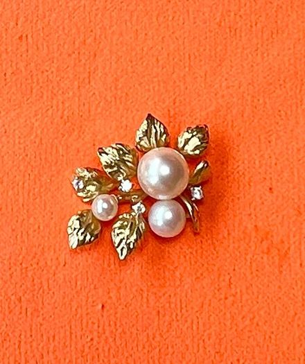 Vintage 14ct Gold & saltwater Pearl Floral Pendant