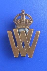 VW (Voluntary Worker) - a WW1 period worker's badge (1915-1916)