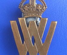VW (Voluntary Worker) - a WW1 period worker's badge (1915-1916)