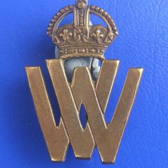 VW (Voluntary Worker) - a WW1 period worker's badge (1915-1916)