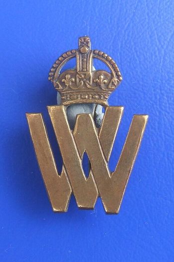 VW (Voluntary Worker) - a WW1 period worker's badge (1915-1916)
