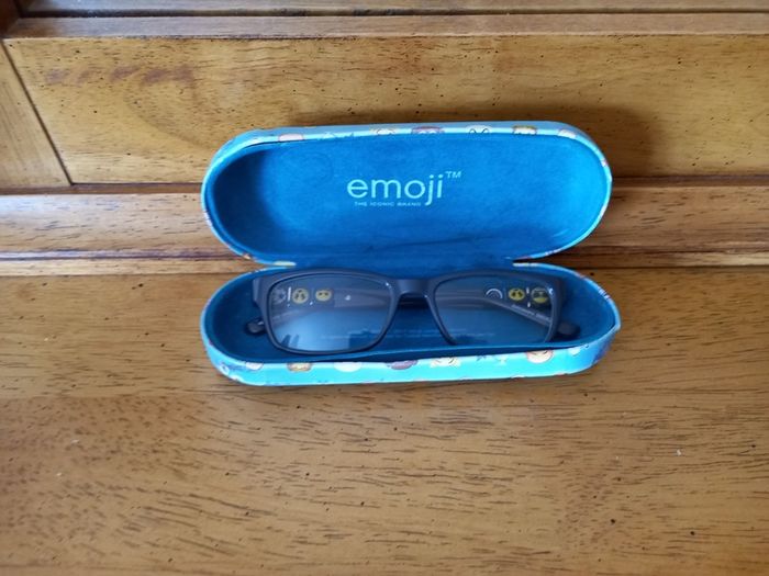 Children minions pair of glasses