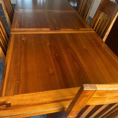Extendable Table and 8 Chairs
