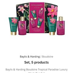 Bayliss and Harding luxury wash bag