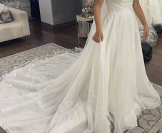 Ivory Organza Wedding Dress, size 10, perfect