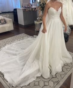 Ivory Organza Wedding Dress, size 10, perfect