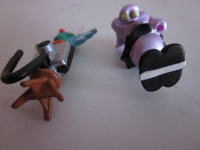 Vintage Vampirelli Kinder Surprise Figure 2000