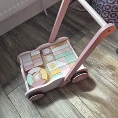 Little Dutch Trolley
