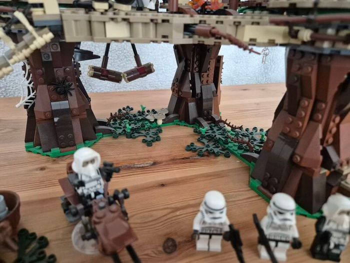 Lego Star Wars UCS 10236 Ewok Village