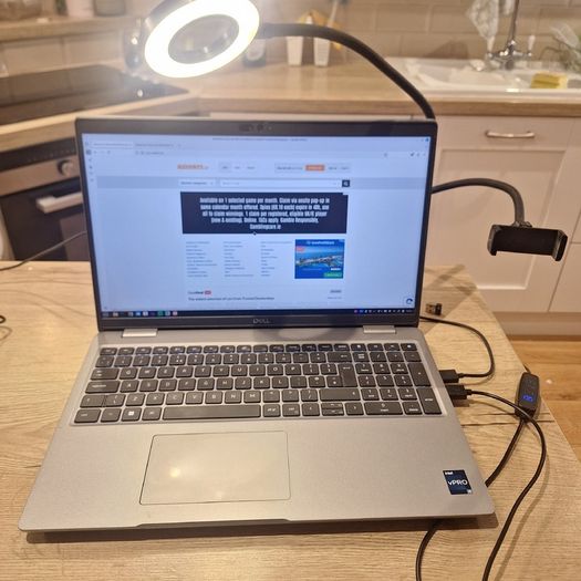 USB LED Ring Light with Flexible Desk Clamp / Phone Holder