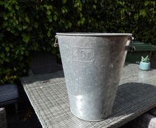 40 LT Galvanised Bucket