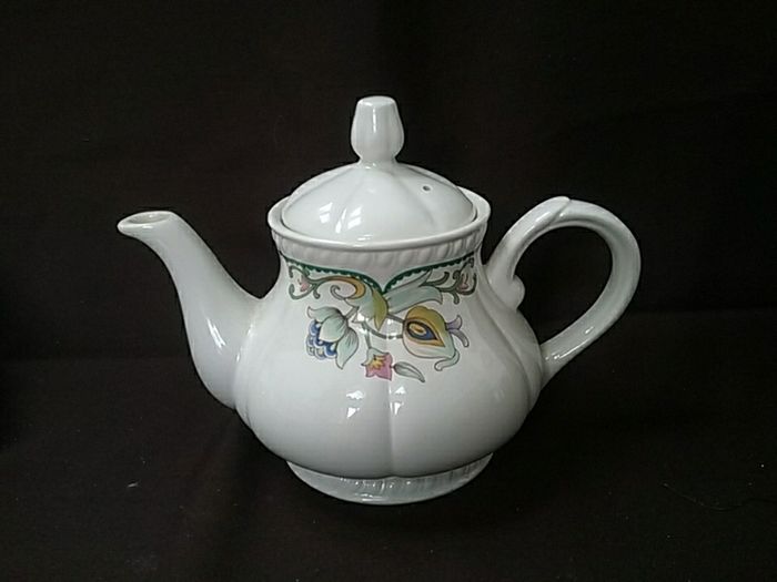 Churchill Teapot