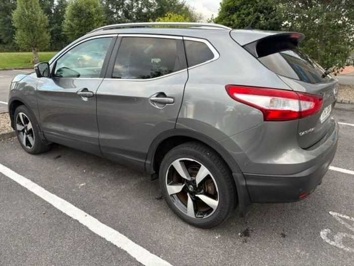 Nissan Qashqai 1.2 SV CVT Premium  Automatic 2017
