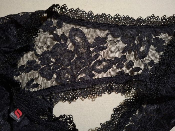 Obsessive suspender belt