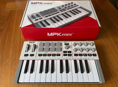 Akai - MPK mini mk4