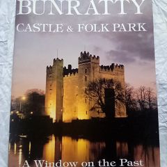 Book: Bunratty Castle & Folk Park (postage included)