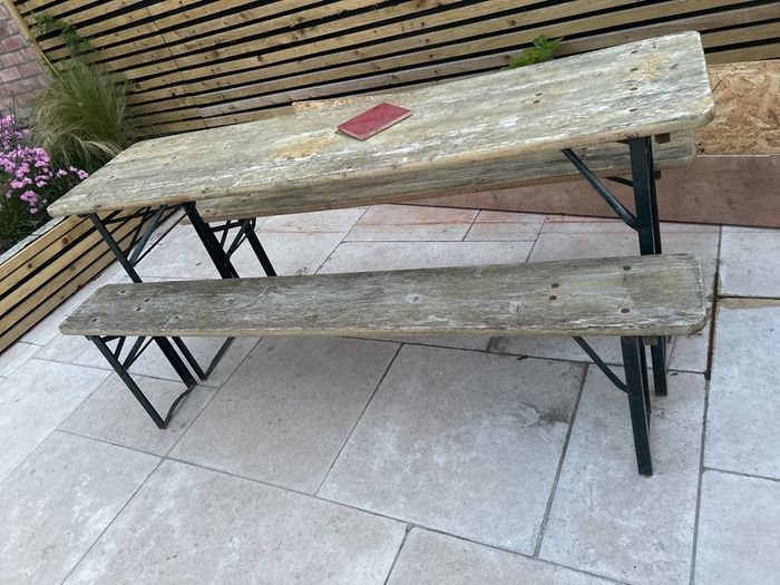 Beer table and 2 benches - foldable