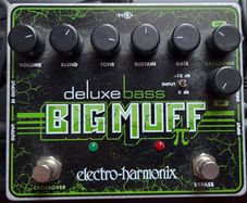 Electro Harmonix Big Muff Pi Deluxe Bass
