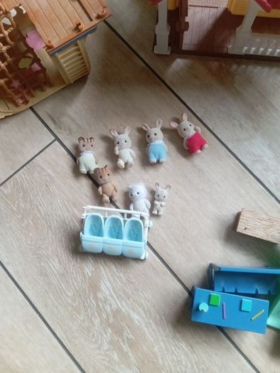 Sylvanian family and Polly pockets