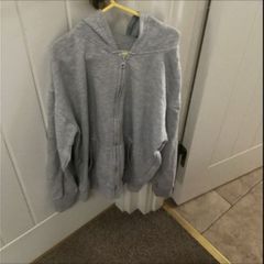 Mixed bundle of hoodies and T-shirts age 8/10