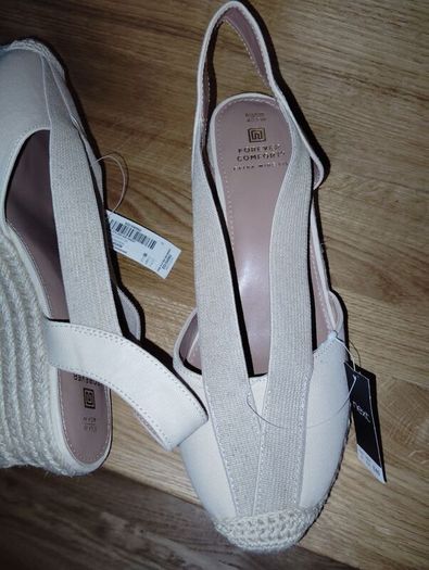 NEW.women sandal.size40