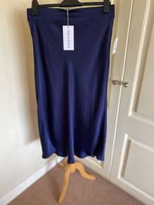Navy silky midi Size 14 skirt - new