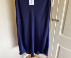 Navy silky midi Size 14 skirt - new