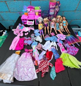6 Barbie Dolls + Vanity Set + Clothes
