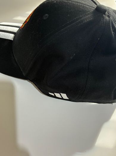 Manchester United adidas Black Three Stripe Crest Cap Excellent