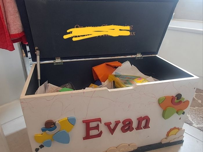 toy box personlised can be cleaned up and covered