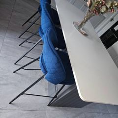 3 Breakfast Stools