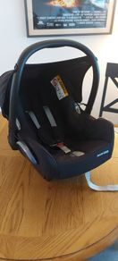 2 x Maxi-Cosi Baby Car Seats + 1 EasyFix Base