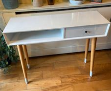 dressing table