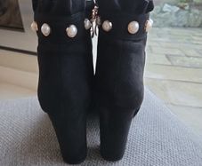 Mulanka black suede style boots uk4
