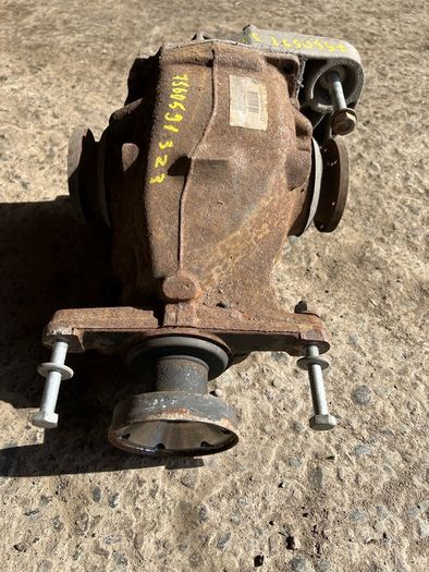 BMW 5 series E60 E61 520 d Rear Differential 7560591 3.23 Diesel 2008 automatic
