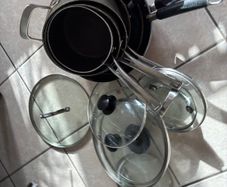 Set of saucepans, frying pan and wok