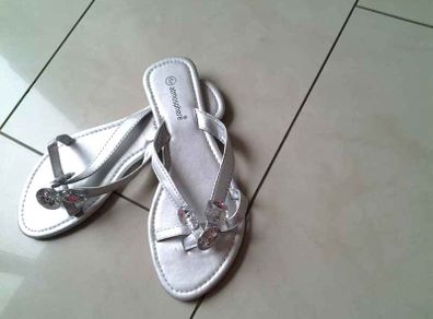 Silver Flip-Flops - Size 4
