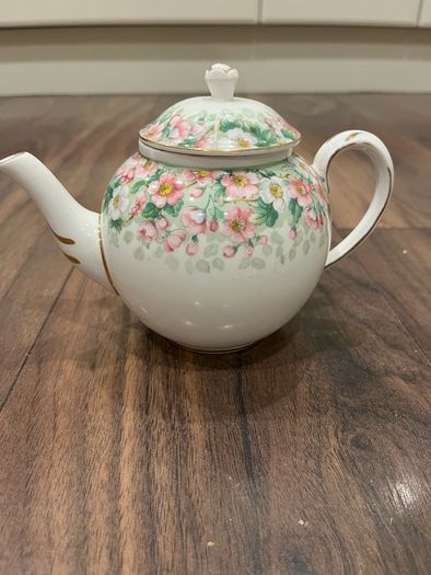 Vintage Crown Staffordshire "Maytime" Teapot