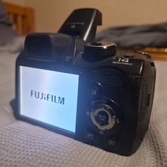 Fujifilm S4000 Black 14MP Digital Camera with 4GB SD card