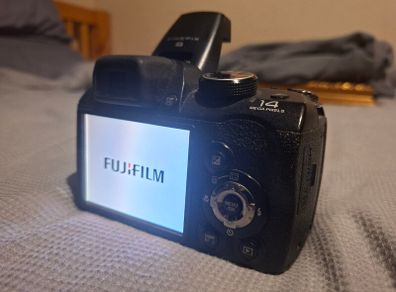 Fujifilm S4000 Black 14MP Digital Camera with 4GB SD card