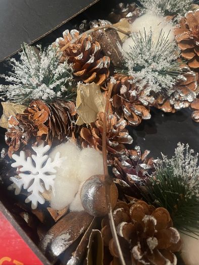 chistmas wreath Natural dried brand new