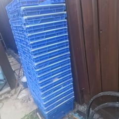 crates