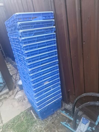 crates