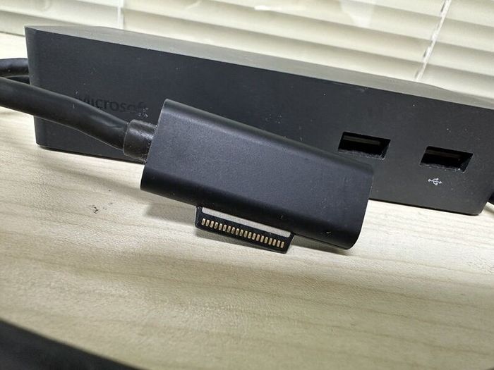 Surface Dock - Microsoft 1661 - for Pro 7, 6, 5, 4, 3, X, Go, Book, Laptop Docking Station