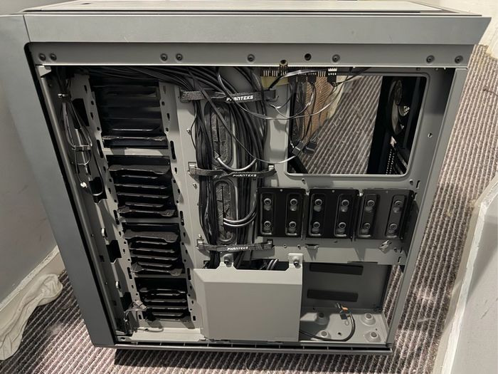 Phanteks Enthoo 719 with fans