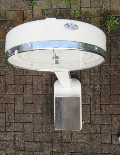 1967 vintage H. Fereday & Sons Ltd. column / lollipop scale
