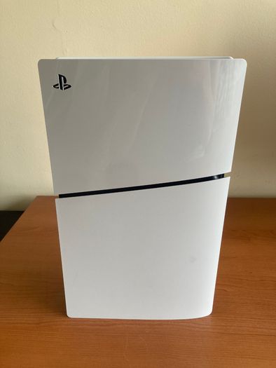 Playstation 5 Slim 1TB (Disk Drive, 2 TMR Controllers & Resident Evil 4)