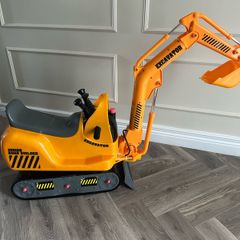 Battery ride on digger