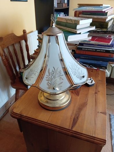 Vintage Glass Paneled Brass Plated Lamp Floral White Gold 39cm Tall